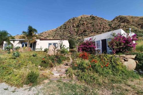 Charming 1-Bed Cottage in Cefalu Sicily Italy gîte à louer Lascari