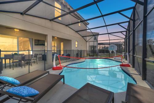 Magnificent 12BD House Perfect for Family Gatherings, Close to Disney #12ST8029 in Davenport, USA