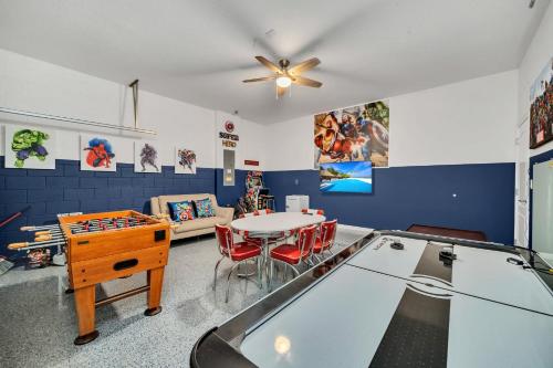 Magnificent 12BD House Perfect for Family Gatherings, Close to Disney #12ST8029 in Davenport, USA