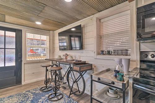 Peaceful Cookeville Cabin on 52 Acres! in Cookeville, USA