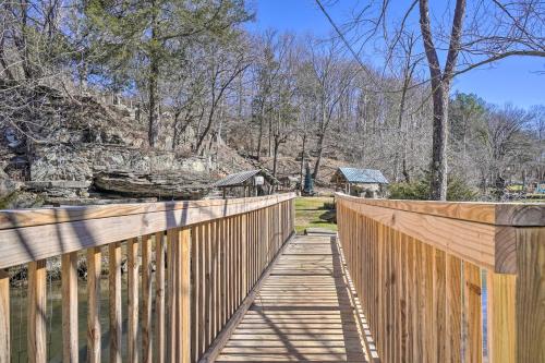 Peaceful Cookeville Cabin on 52 Acres!
