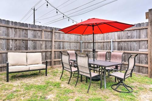 Walkable Galveston Apartment with Hot Tub Access in Galveston, USA