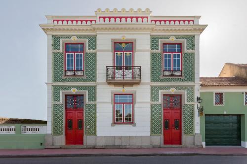  Vintage Balcony Guesthouse in Ovar