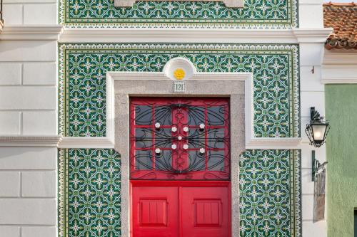  Vintage Balcony Guesthouse in Ovar