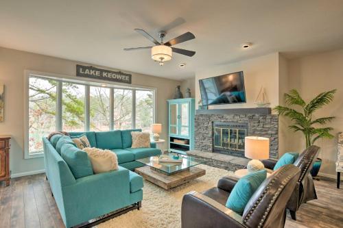 . Lake Keowee Resort Condo: Waterfront Balcony