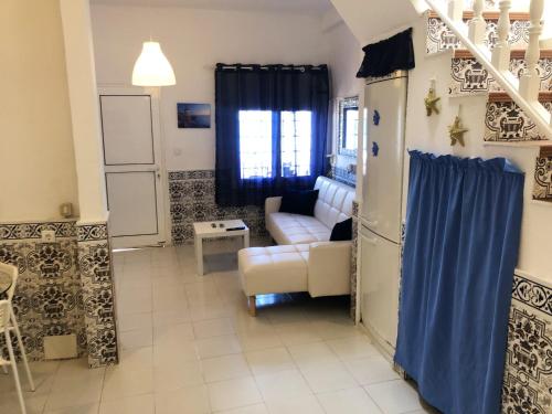 House with 2 bedrooms in Telde with wonderful sea view furnished terrace and WiFi 10 m from the beach - image 12