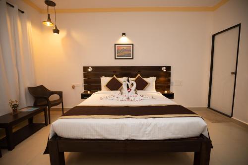 Deluxe Double Room with Balcony image 10