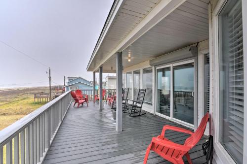 Oceanfront Galveston Home - Walk to Beach! - image 9