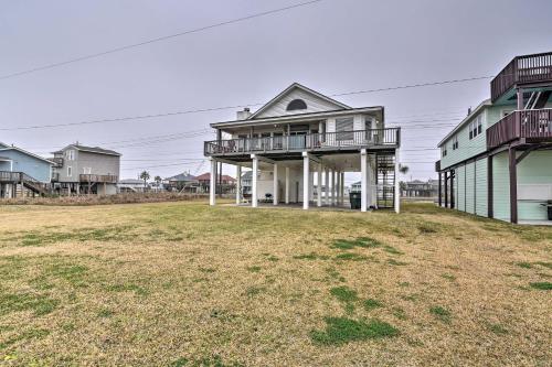 Oceanfront Galveston Home - Walk to Beach! - image 14