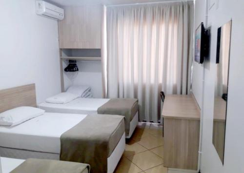 3 twin beds
