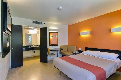 Motel 6-Carpinteria CA - Santa Barbara - South - main image
