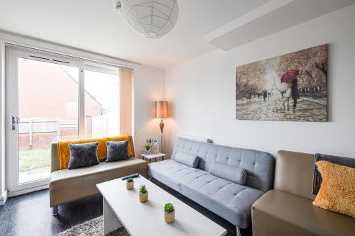 Stanley Sparkle Stays - 4BRooms, 4Beds, Prkg, Wifi, Liverpool (photo 9)