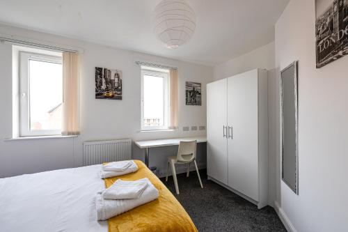 Stanley Sparkle Stays - 4BRooms, 4Beds, Prkg, Wifi, Liverpool (photo 8)
