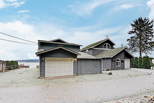 Whalehouse - Tyee Beach