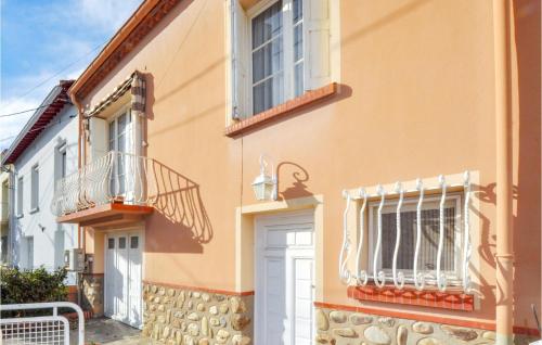 Amazing home in Perpignan with 3 Bedrooms gîte à louer Le Vernet-Saint-Esprit
