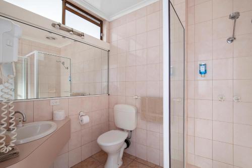 Banjo Paterson Motor Inn Room Type - King Room with Balcony