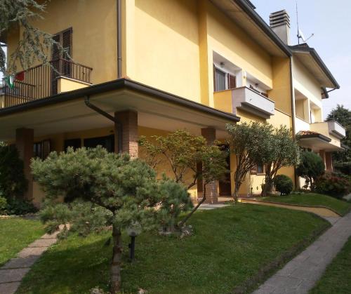  B&B accogliente a due passi dal metrò di Milano - Casa Adriana in Cologno Monzese