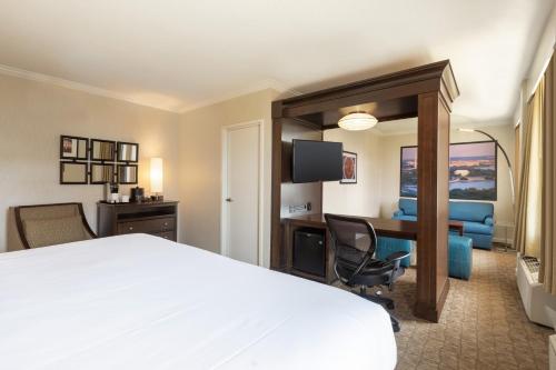 Crowne Plaza Crystal City-Washington D.C. an IHG Hotel - image 12