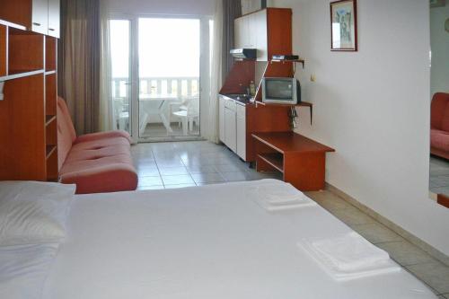Apartment in Nemira with Stunning Sea Views, Omiš (Almissa) (foto 6)