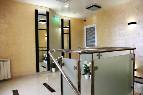 Amigo Hotel - image 2