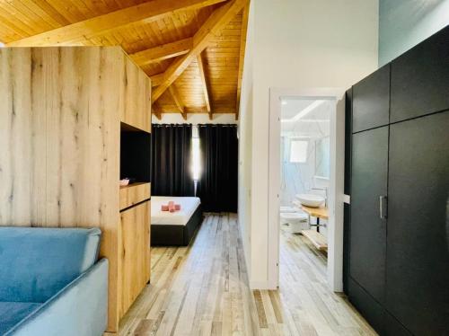 ADRIATIK Hotel in วลอรา