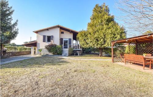  Lovely Home In Manerba Del Garda With Kitchen in Manerba del Garda