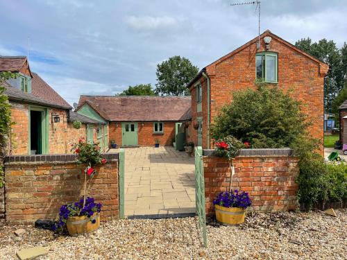 The Sunshine Annex at Lower Fields Farm