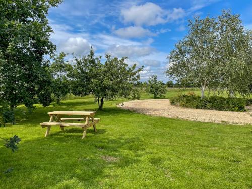 The Sunshine Annex at Lower Fields Farm