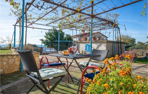 Awesome Home In Koromacno With Kitchen