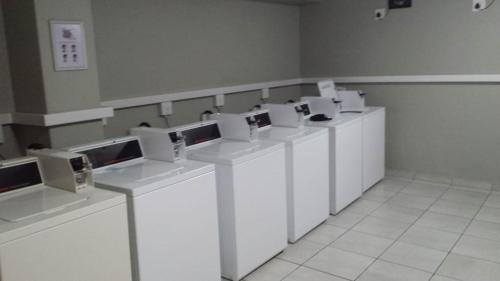 One Bedroom Self Catering Unit Central By The Mall, City of Johannesburg