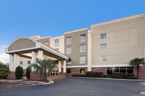 Comfort Suites Forsyth near I-75 in Forsyth, USA