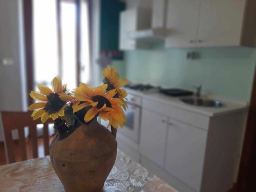  La meriggia Agriturismo- Ampio appartamento con terrazza esclusiva in Ancona