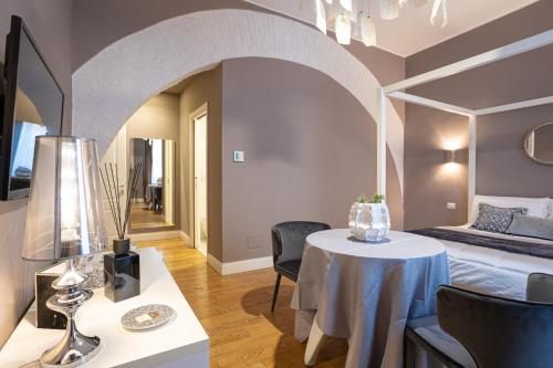Cardilli Luxury Rooms - image 6