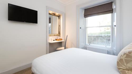 Sunbank House Metro Hotel - image 11