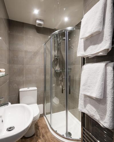 Sunbank House Metro Hotel - image 9