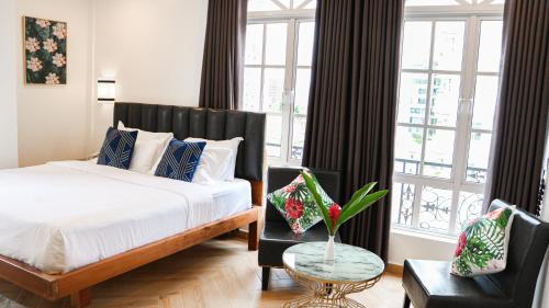 room detail thumbnail 1
