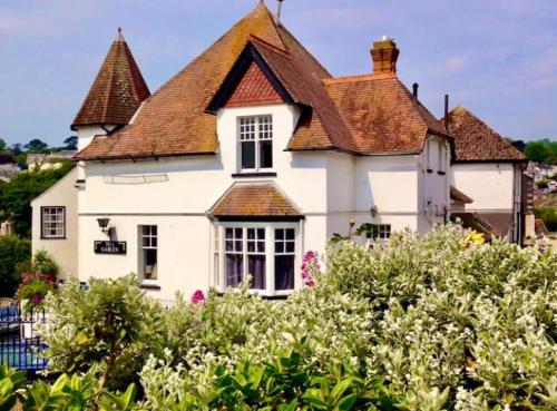 Quirky Lyme Regis Apartment Near Beach