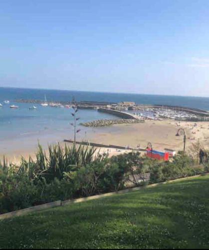 Picture of Quirky Lyme Regis Apartment Near Beach