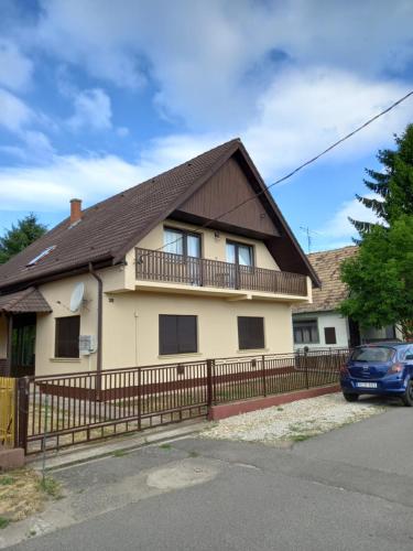 Bibi Apartman – khách sạn tại Balatonboglar