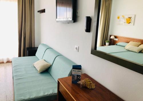 Hotel Sur – Cala Bona, NJ