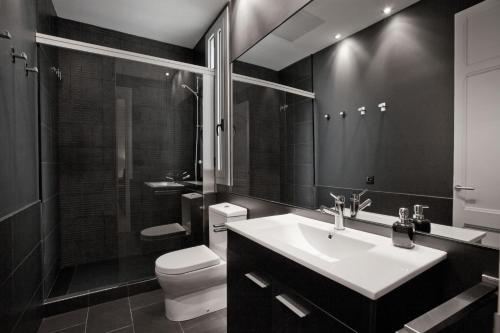 Four-Bedroom Apartment image 1