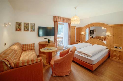 Large Double or Twin Room