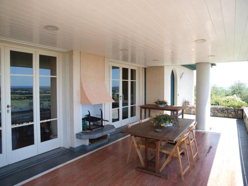  Villa Bianca dallalto in Mommio