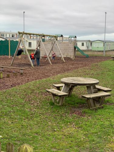 Cosy Private Caravan Romney Sands Holiday Park