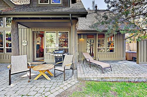 Pine Cottage, Sunriver (photo 3)