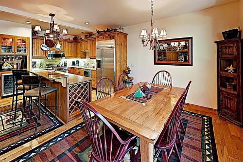 Pine Cottage, Sunriver (photo 9)