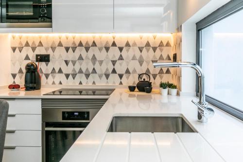 Cardal Luxury by SpotOn Apartments - image 12