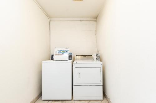 Cedar Valley Inn Cedar Valley Inn