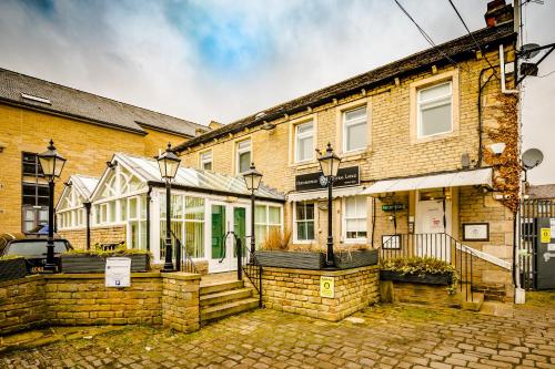 Huddersfield Central Lodge in Huddersfield