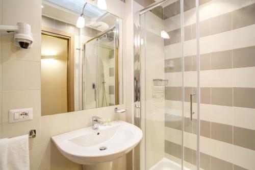 Top Floor Navona - image 10